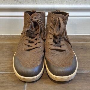 SUAVS size 8 high top sneakers